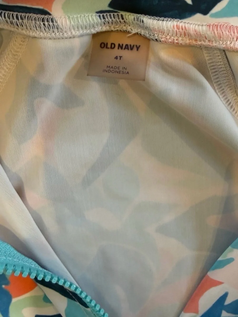 Old Navy Girls Long Sleeve One-Piece Swimsuit - Toddler swimsuit 4T - 50 SPF